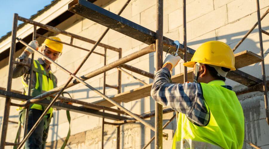 Professional gutter cleaning in Milford, CA